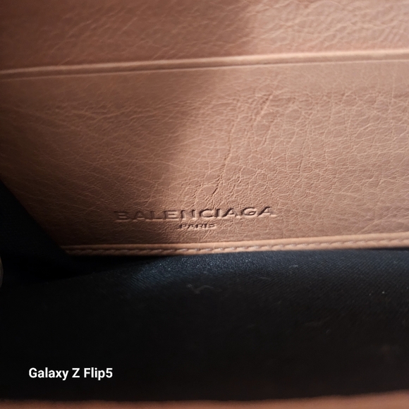 Balenciaga Pink Wallet with Gold Accents - Picture 2 of 12
